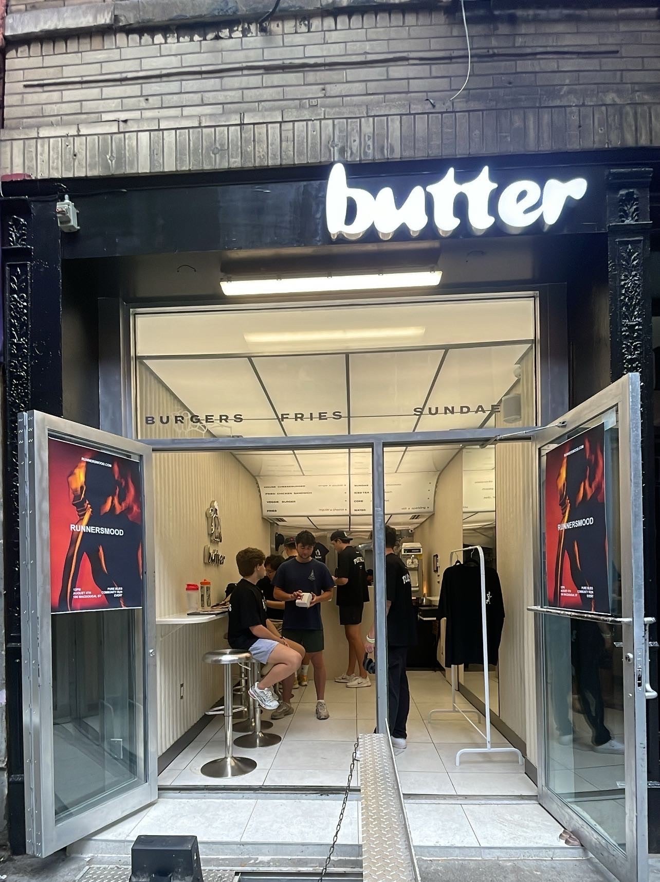 RUNNERSMOOD X BUTTER SMASHBURGERS