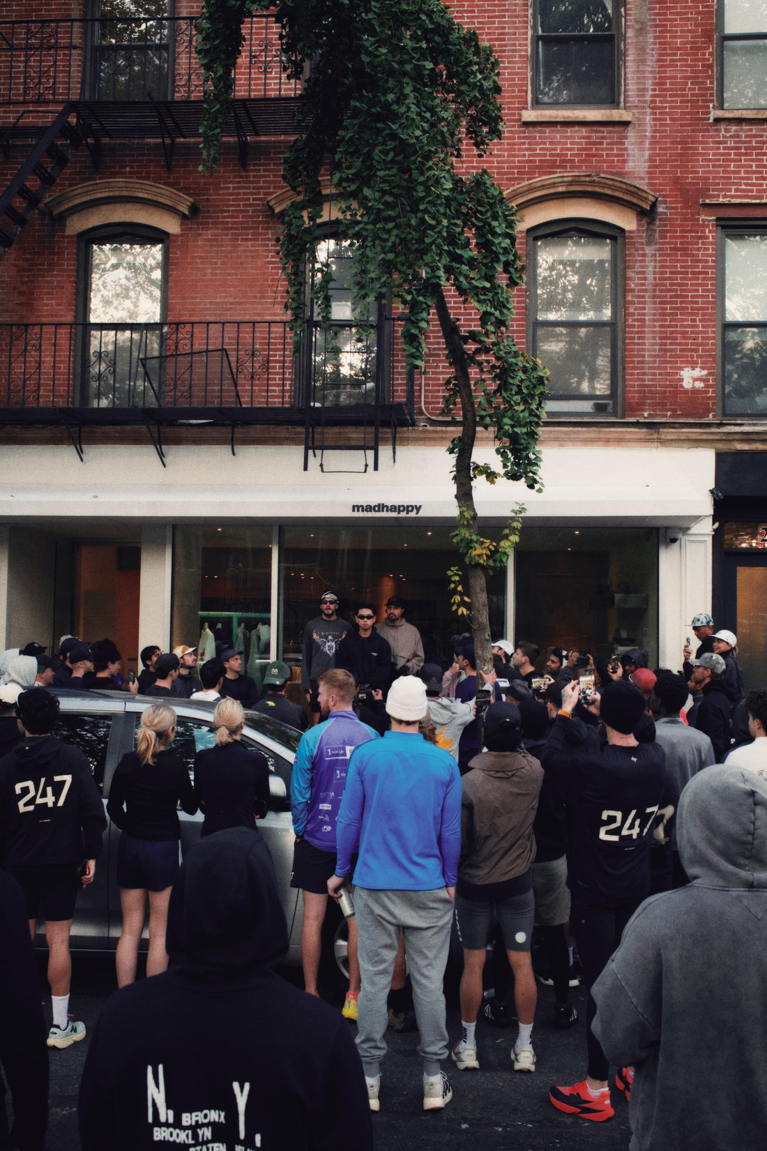 RUNNERSMOOD X 247 REPRESENT NYC MARATHON SHAKEOUT